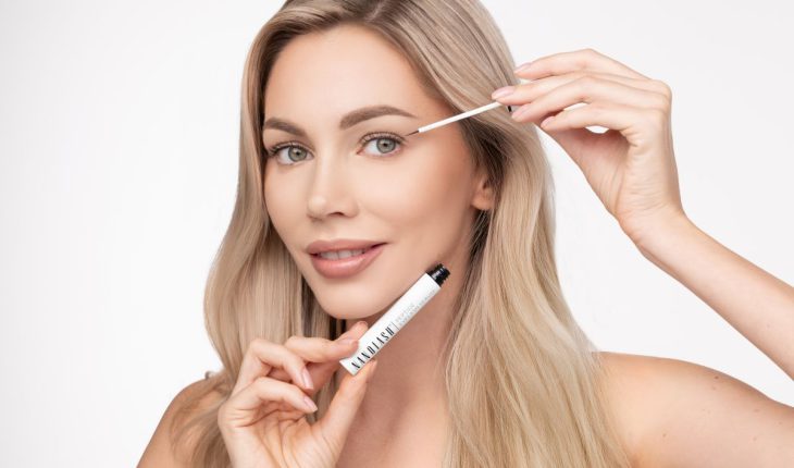 Pestañas en su mejor forma: descubre el secreto del sérum con péptidos de Nanolash